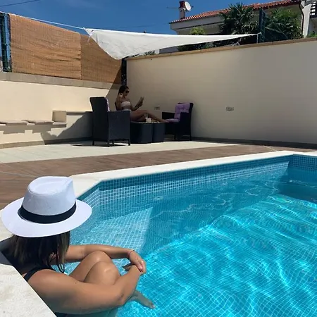 Appartement Studio Smokva With Pool